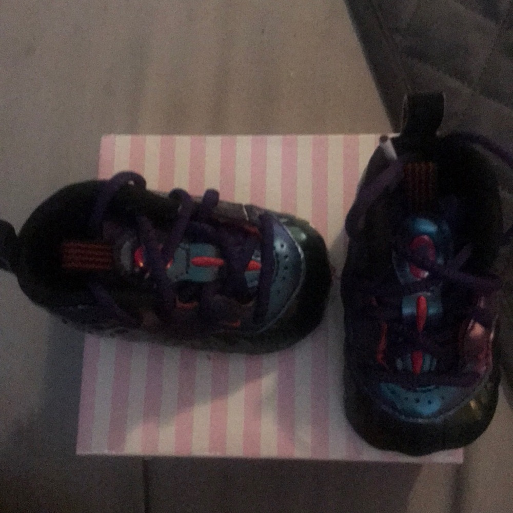 Nike baby posit
